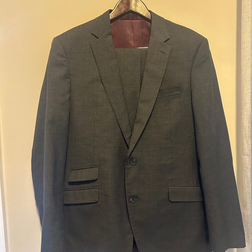 Classic Gray Men's Suit in Charcoal - jacket 44L, pants 38L